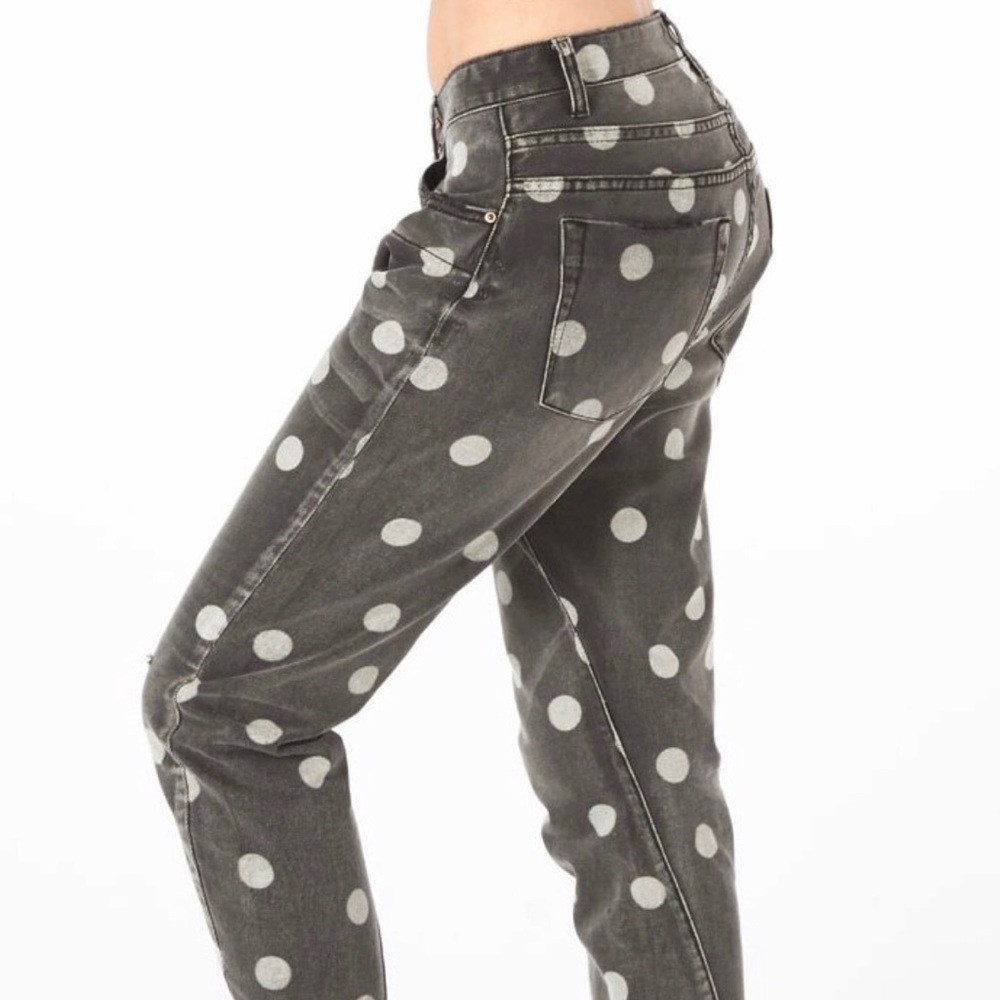 One teaspoon Eagles boyfriend jeans.